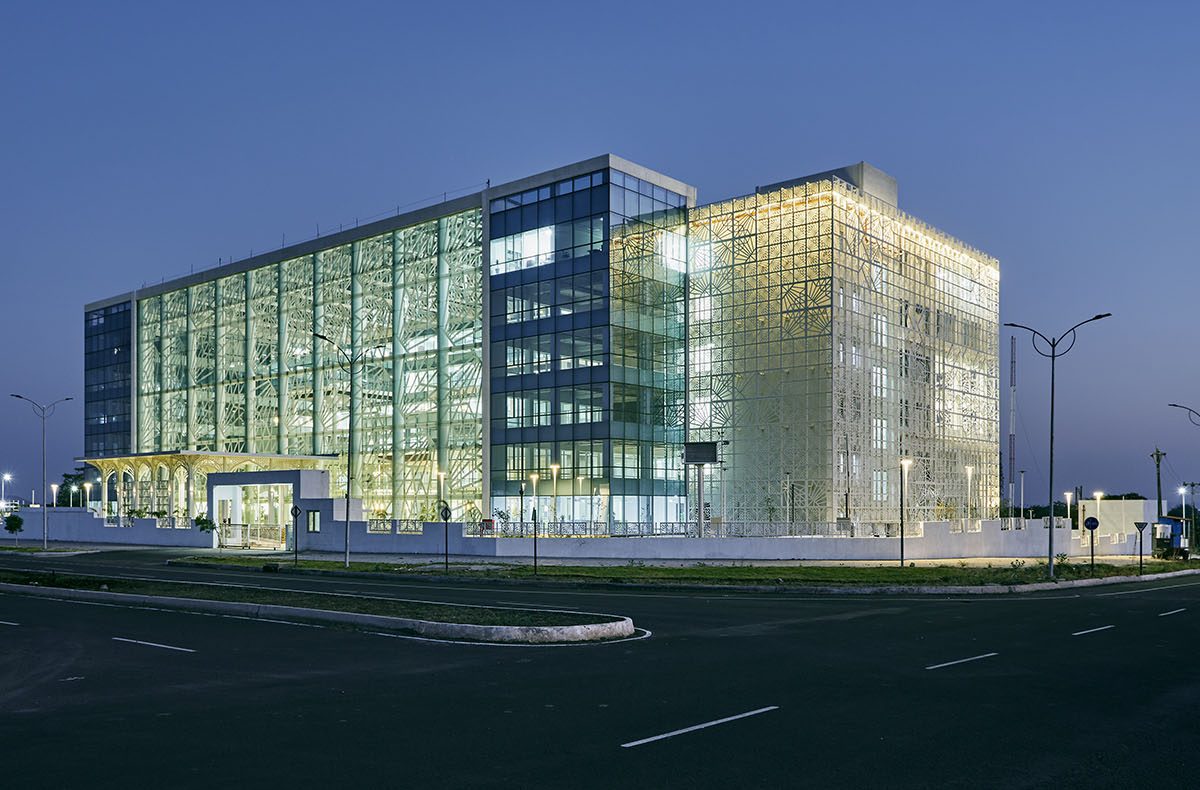 When modernity takes cues from its traditional roots - AURIC Hall by IMK Architects