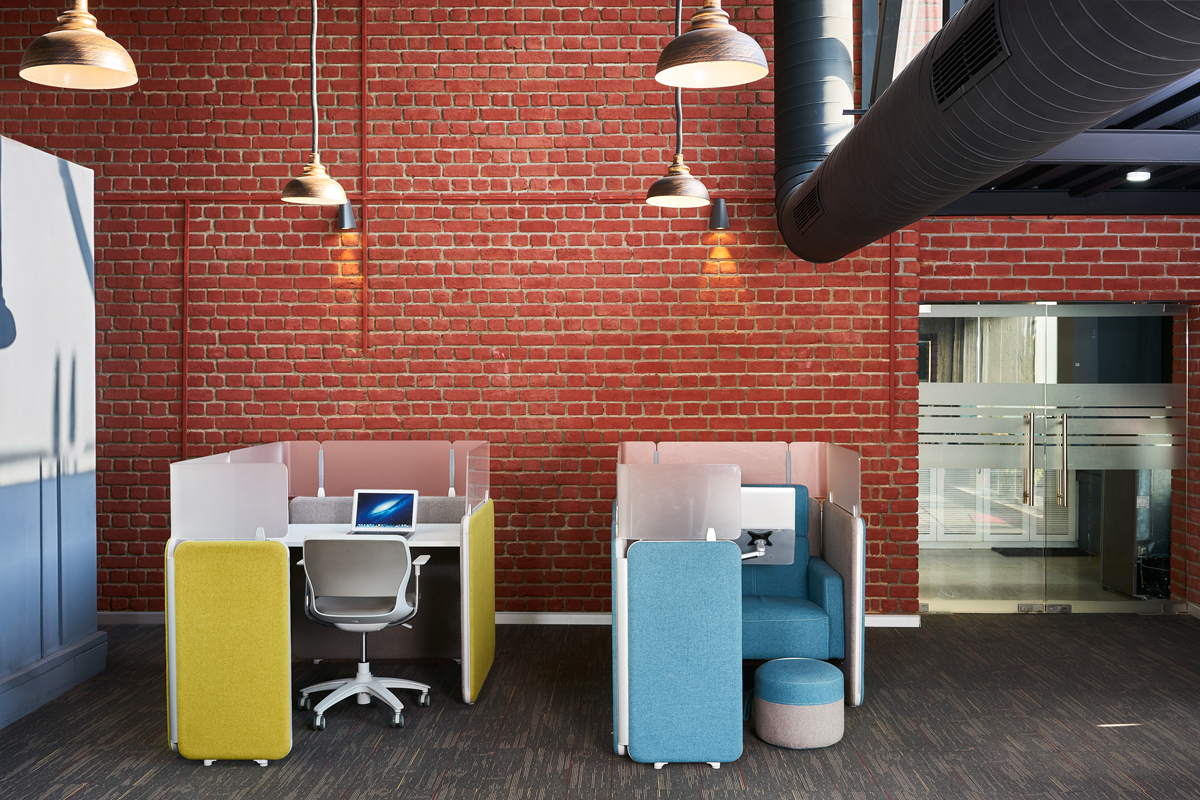 Genesis by Featherlite