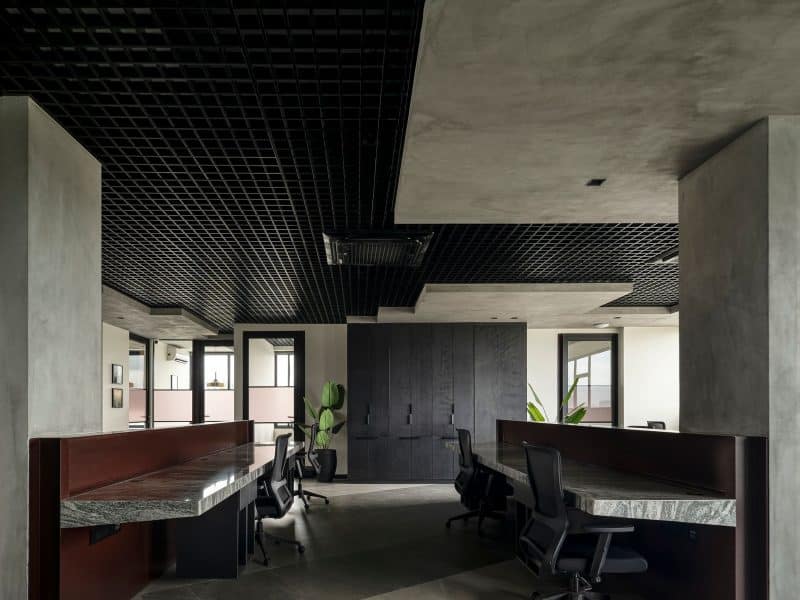 Ironside by Studio Dashline