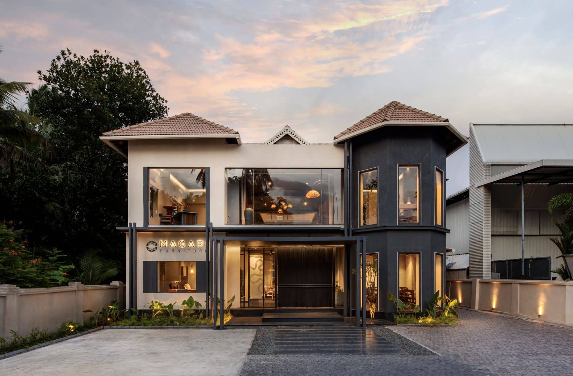 Magari furniture store